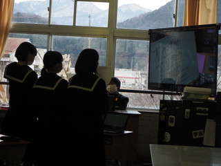 P2020048